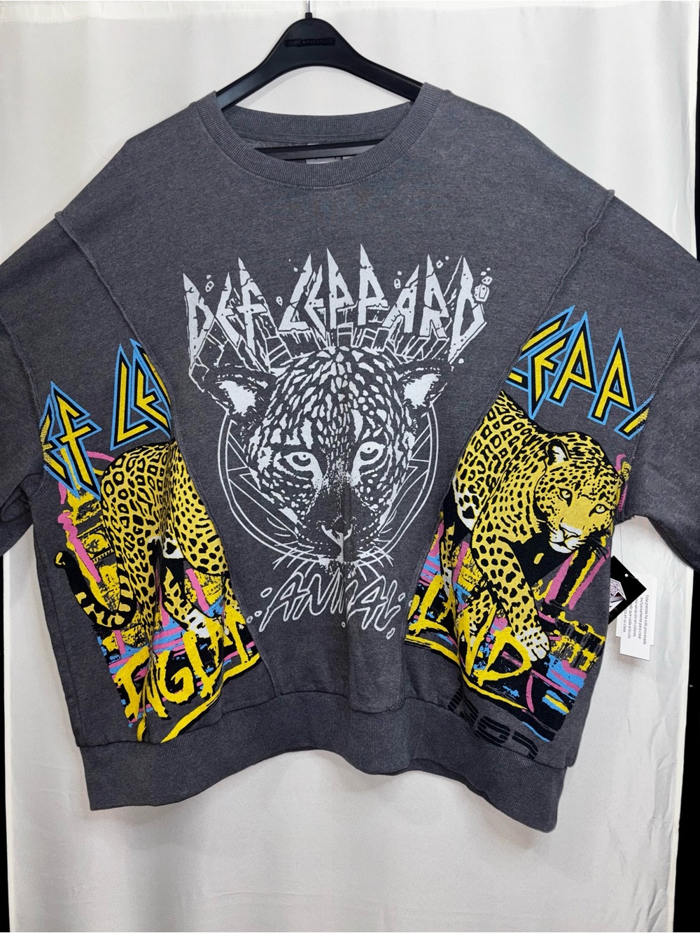 Def Leppard Print Men’s 3XL Gray Rock Chunky Crewneck Oversized Sweatshirt NWT